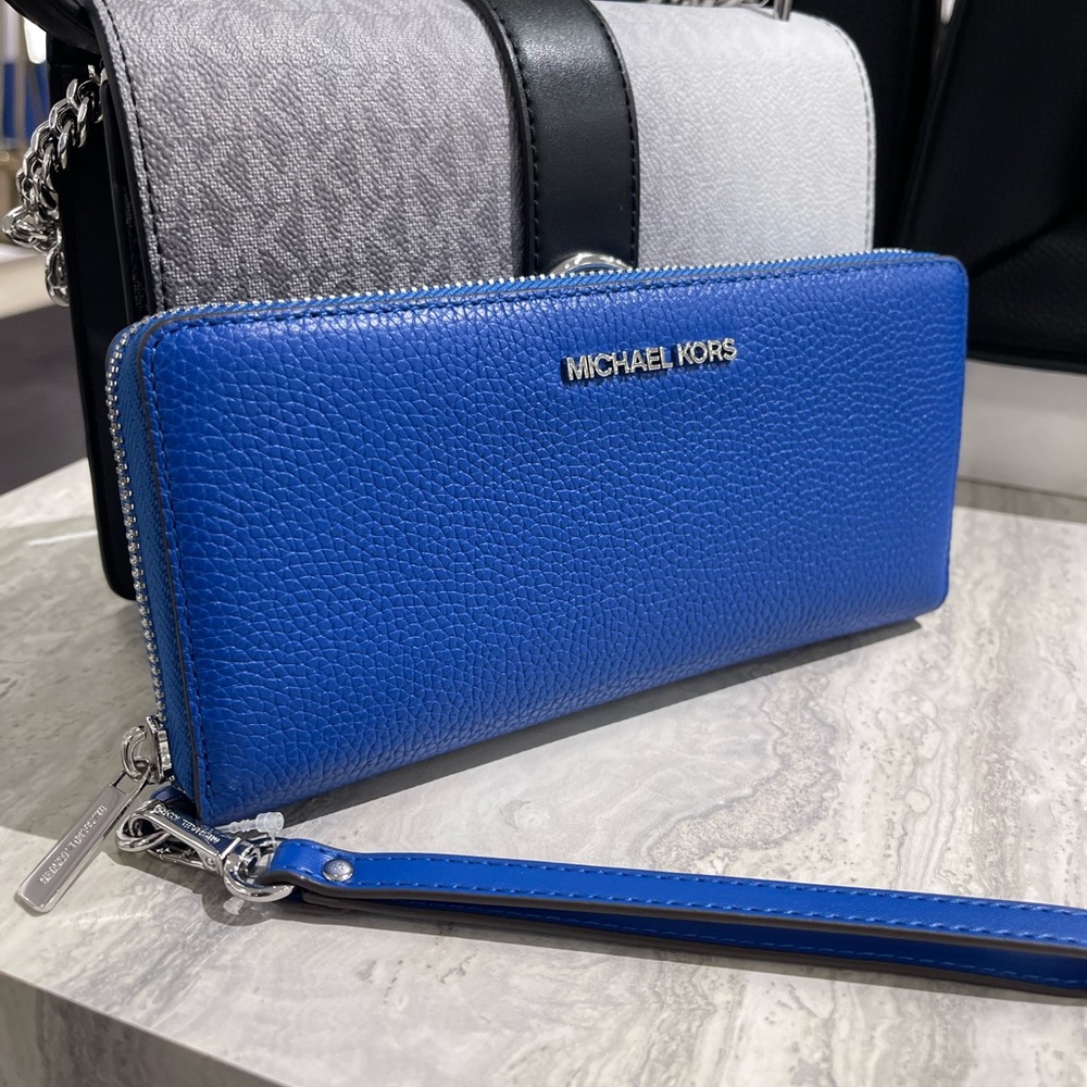MICHAEL KORS Lg Pebbled Leather Continental Wallet Wristlet Phone 
Galaxy Blue - Picture 2 of 16